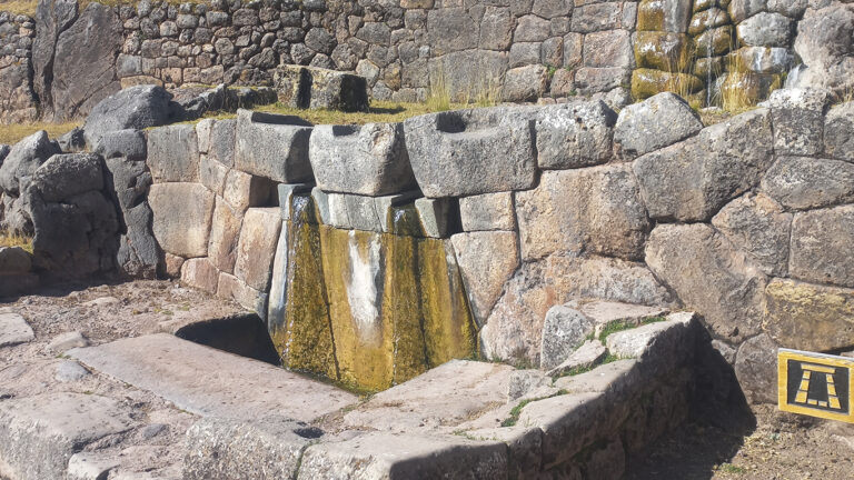 orlando_0000s_0002_tambomachay-001