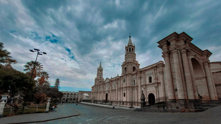 plaza-de-armas-arequipa